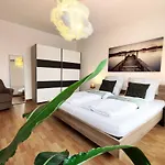 Stilvolles Apartment In Leipzig Zwischen Flughafen, Messe, Porsche Und Bmw